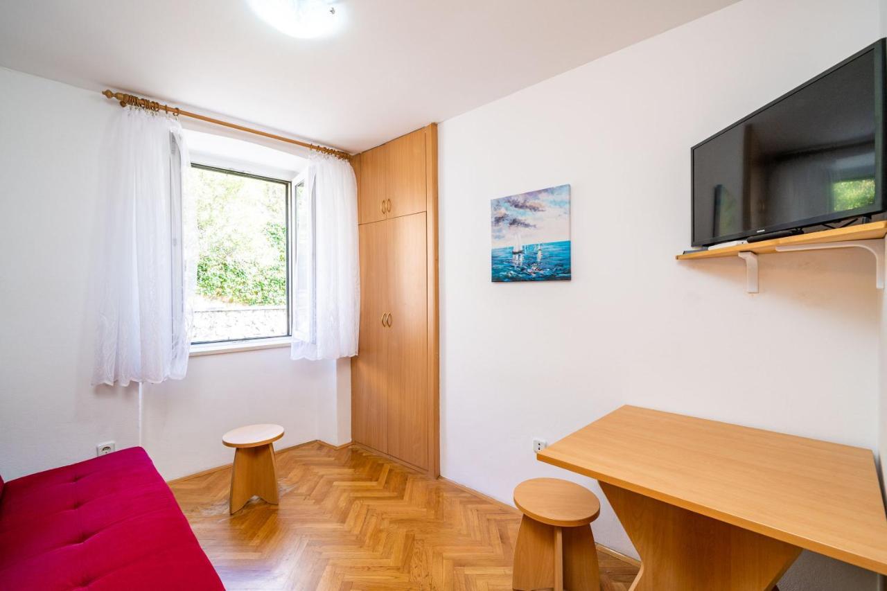 Central Apartment With Terrace ดูบรอฟนิก ภายนอก รูปภาพ