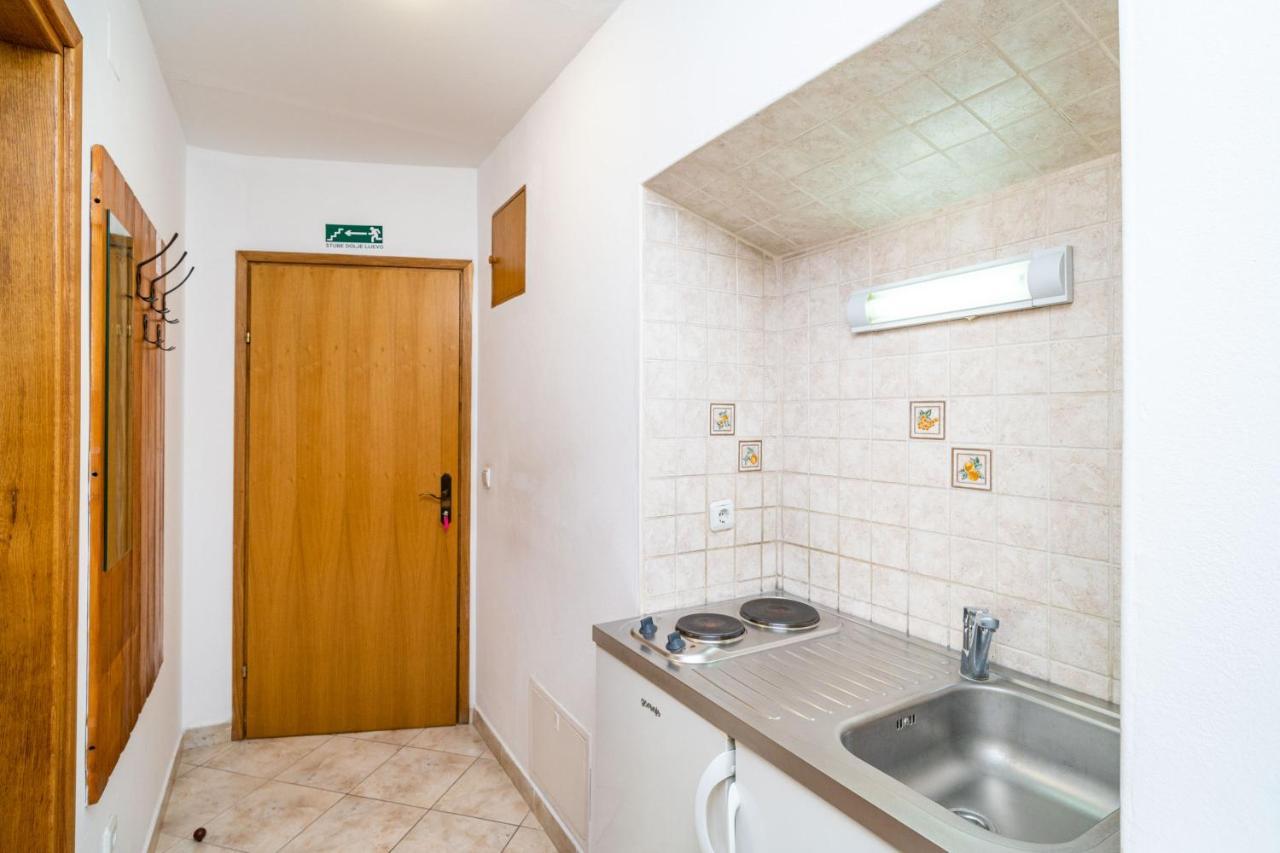 Central Apartment With Terrace ดูบรอฟนิก ภายนอก รูปภาพ